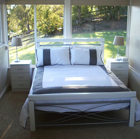 Riverfront Holiday House - Accommodation Mount Tamborine 4