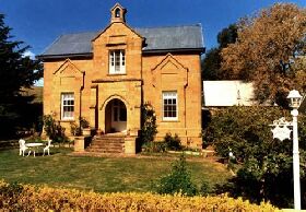 Old School House - Accommodation Mount Tamborine 0