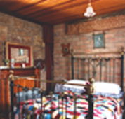 Hamilton's Cottage Collection and Country Gardens - Georges Cottage - Accommodation Mount Tamborine