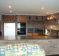 Three Hut Point Waterfront Accommodation - Accommodation Mount Tamborine