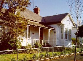 Majestic View (Emily Cottage) - Accommodation Mount Tamborine 0