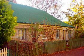 Colonial Cottages Of Ross - Captain Samuels Cottage - Accommodation Mount Tamborine 0