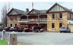Man-O-Ross Hotel - Accommodation Mount Tamborine 0