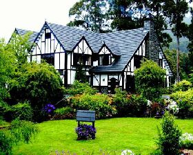 Fox And Hounds Inn - Accommodation Mount Tamborine 0