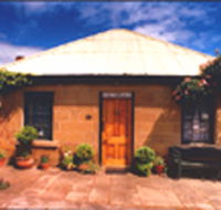 Hamilton's Cottage Collection and Country Gardens - Victorias Cottage - Accommodation Mount Tamborine