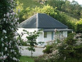 Platypus Cottage - Accommodation Mount Tamborine 0