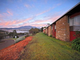 Montagu Bay TAS Accommodation Mount Tamborine