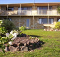 McKinly Waterfront Lodge - Accommodation Mount Tamborine