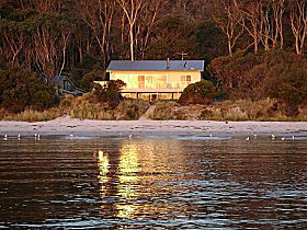 White Beach TAS Accommodation Mount Tamborine