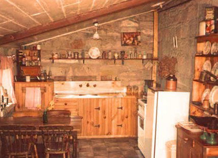 Colonial Cottages Of Ross - Historic Hudson Cottage - Accommodation Mount Tamborine 4