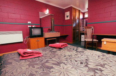 Queenstown Motor Lodge - Accommodation Mount Tamborine 1