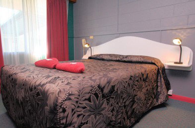 Queenstown Motor Lodge - Accommodation Mount Tamborine 2