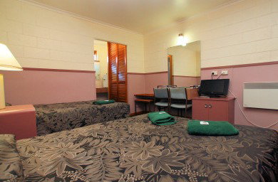 Queenstown Motor Lodge - Accommodation Mount Tamborine 3