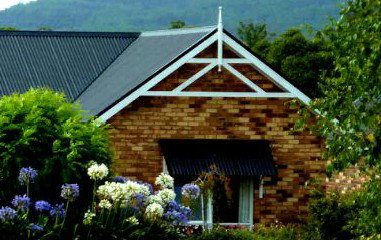 Hazelcreek Cottages - Accommodation Mount Tamborine 1