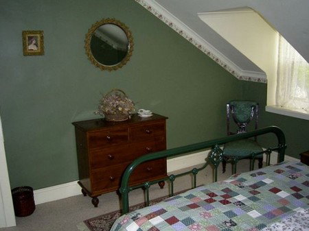 Lythgos Row Of Romantic Cottages - Accommodation Mount Tamborine 3