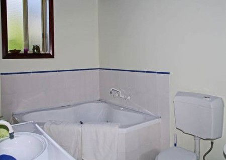 Harvey Farm Lodge - Accommodation Mount Tamborine 5