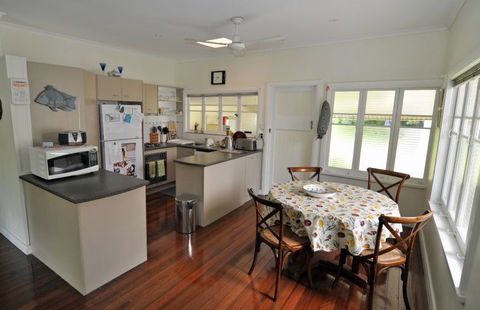 Cairns Holiday Homes Wilks House - Accommodation Mount Tamborine 0