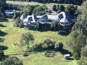 The Spotted Chook Ferme Auberge And Amelies Petite Maison - Accommodation Mount Tamborine 0