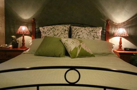 Plantation Point Beach House - Accommodation Mount Tamborine 0