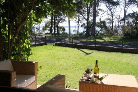 Plantation Point Beach House - Accommodation Mount Tamborine 1