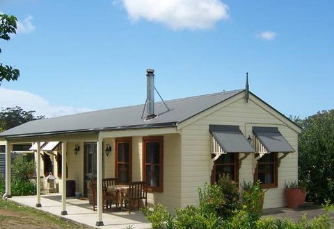 Hillcrest Cottage - Accommodation Mount Tamborine 1