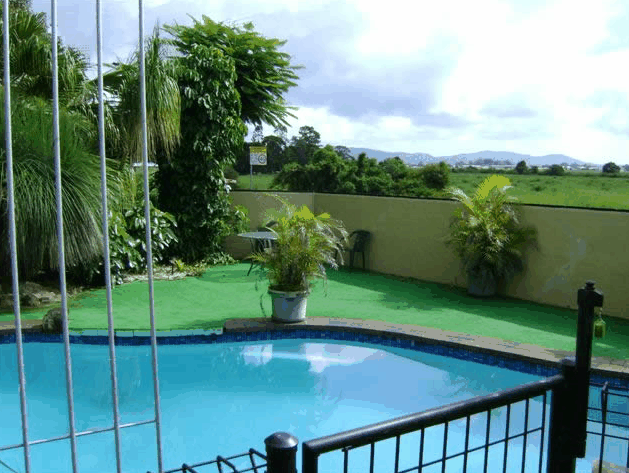 Poinciana Motel - Accommodation Mount Tamborine 1