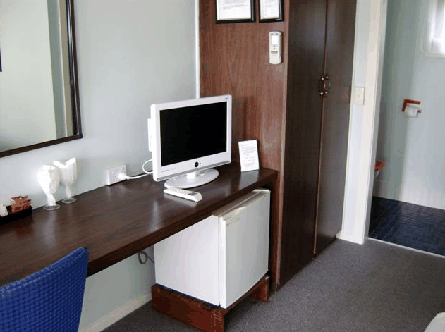 Poinciana Motel - Accommodation Mount Tamborine 2