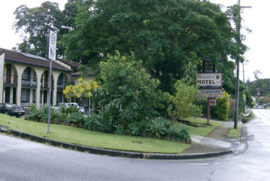 Poinciana Motel - Accommodation Mount Tamborine 3
