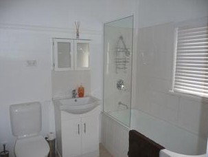 Hill Crest House - Accommodation Mount Tamborine 1