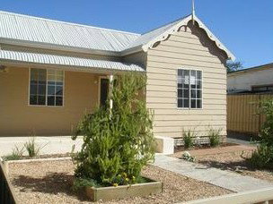Cosy Cottage - Accommodation Mount Tamborine 2