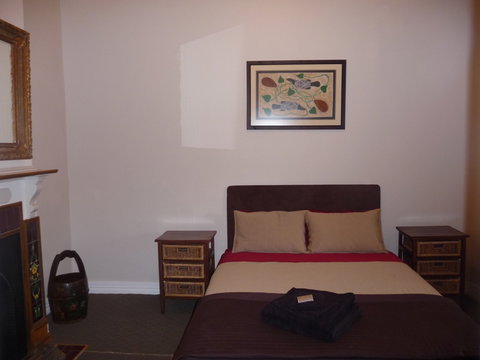 Cottage On Rowe - Accommodation Mount Tamborine 0