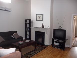Cottage On Rowe - Accommodation Mount Tamborine 2