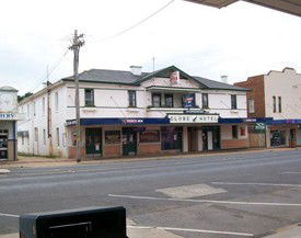 Globe Hotel Bombala - Accommodation Mount Tamborine 1