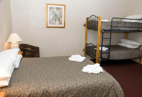 Alpine Hotel - Accommodation Mount Tamborine 2