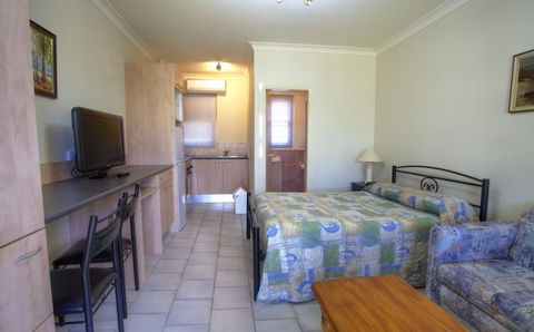 Tumut Apartments - Accommodation Mount Tamborine 4