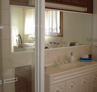 Murray Bank Holiday Units and Yabby Farm - Accommodation Mount Tamborine