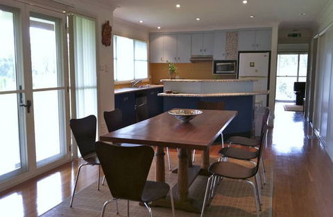 Artist Cottage Ogishi Craft Centre - Accommodation Mount Tamborine 3