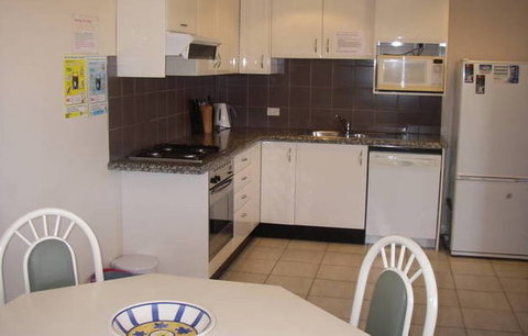 A Beach House Near Manly - Accommodation Mount Tamborine 3
