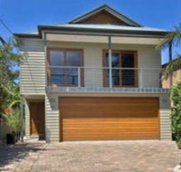 A Beach House Near Manly Two - Accommodation Mount Tamborine