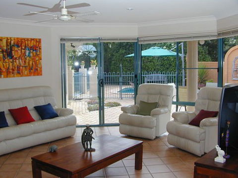 Golden Cane Bed And Breakfast - Accommodation Mount Tamborine 0
