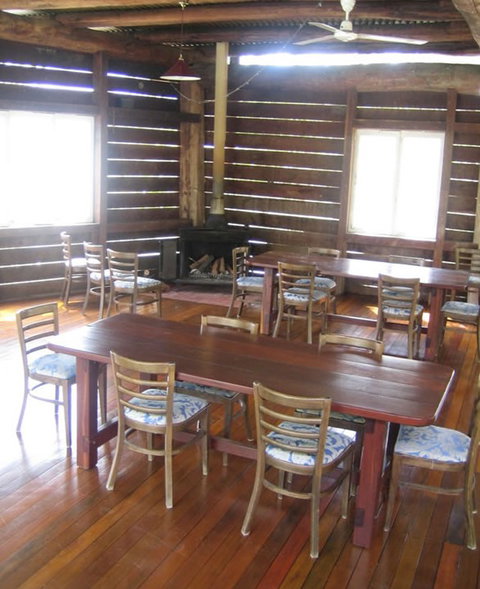 Hidden Valley Cabins - Accommodation Mount Tamborine 1