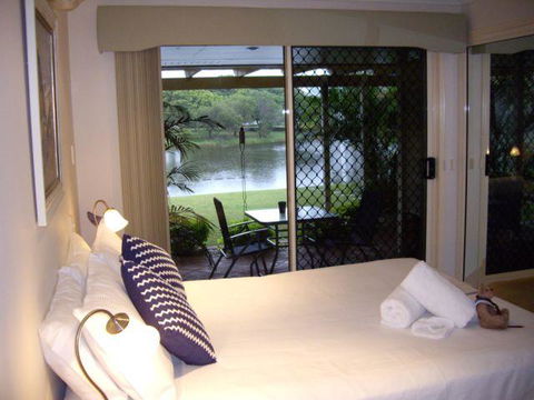 Alexander Lakeside Bed And Breakfast - Accommodation Mount Tamborine 2