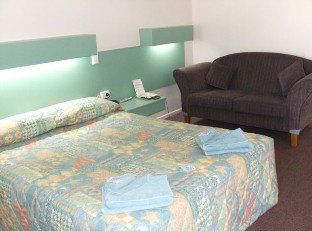 Longreach Motel - Accommodation Mount Tamborine 2