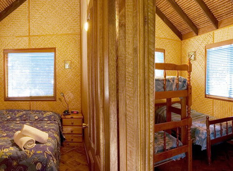 Straddie Bungalows - Accommodation Mount Tamborine 4