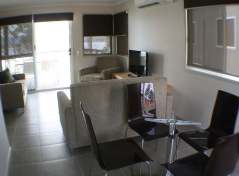 Lake Somerset Holiday Park - Accommodation Mount Tamborine 1