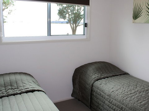 Lake Somerset Holiday Park - Accommodation Mount Tamborine 3