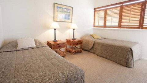 Whalewatch Ocean Beach Resort - Accommodation Mount Tamborine 1