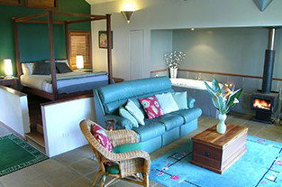Mountain Edge Studios - Accommodation Mount Tamborine 3