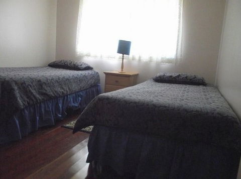 Bunya Views - Holiday Home - Accommodation Mount Tamborine 4