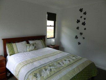 Birdsong - Holiday Home - Accommodation Mount Tamborine 2